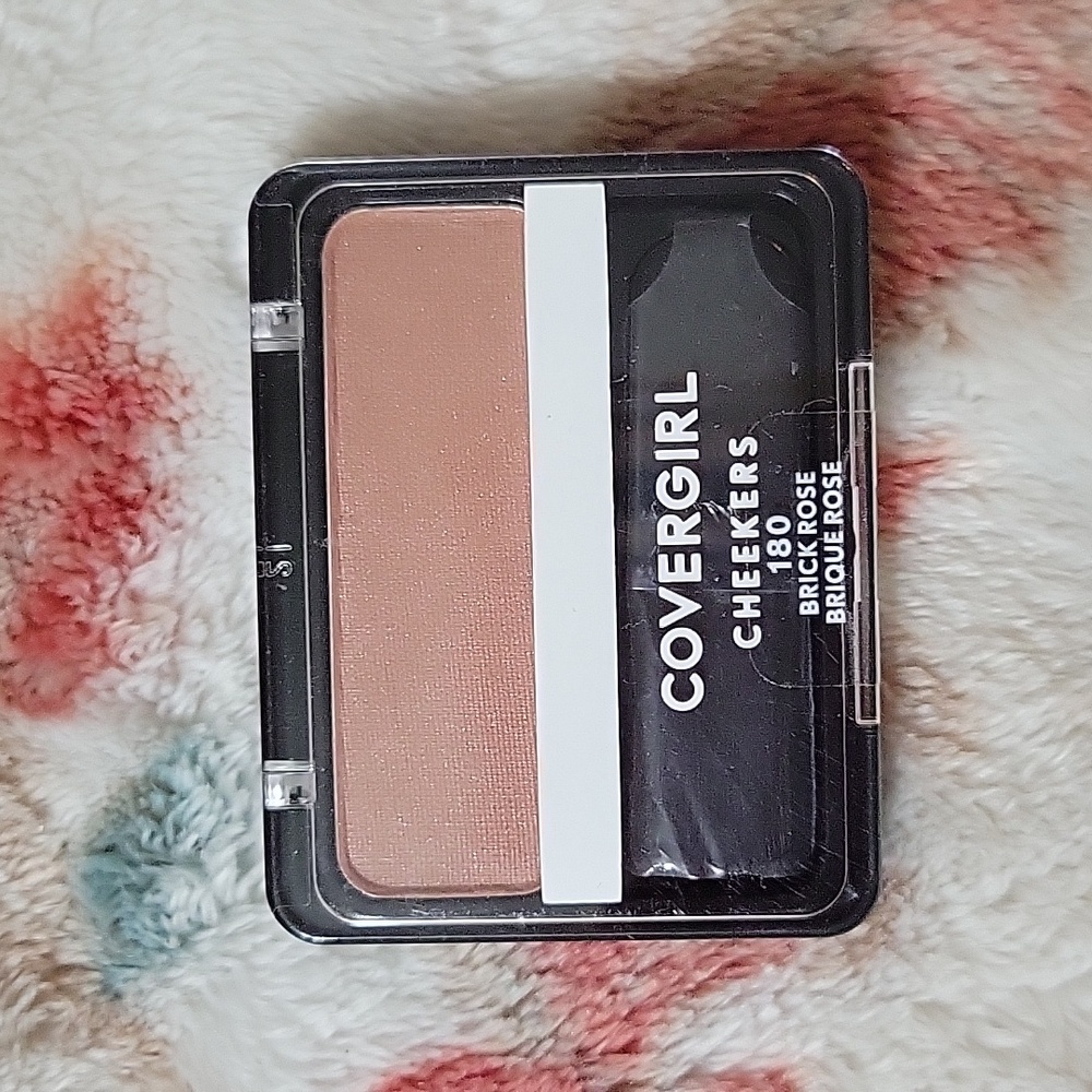 Covergirl blush - Picture 4 of 4